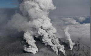 视频|日本火山喷发已造成至少36人遇难，周边恐降火山灰