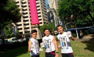 为宣传艾滋病预防悉尼蛮拼的，一纪念碑被戴18米“套套”