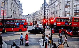 市政厅|为何伦敦交通依然拥堵，人们却希望减少停车位？