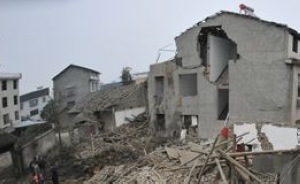 张家界一民房爆炸垮塌13人伤，警方初步排除人为可能