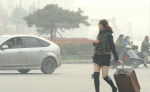 郑州官民因霾互动频繁，主角雾霾再来袭市民感叹只能等风来