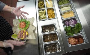 麦当劳全球业务下滑怎么破？推“自选菜单”多收消费者3美元