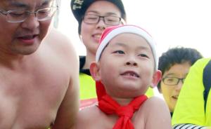 “裸跑弟”惊艳南京半程马拉松，6岁就徒步穿越罗布泊