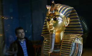 埃及的博物馆差钱差技术，最霸气的法老也护不住黄金面具