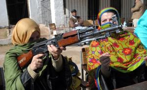 巴基斯坦一城市给女教师配枪，可与恐怖分子交战5至10分钟