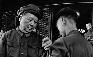 毛泽东看学生武斗：“对这些学生的话，才别那么认真呢”