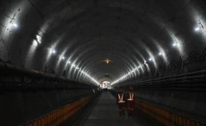 黄浦江底59米，国内最深越江公路隧道实现结构贯通