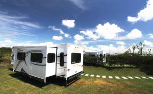 全国最大规模房车露营地在崇明，有地暖有Wi-Fi可住宿