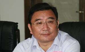 镇江副市长李卫平涉受贿罪被立案侦查，曾是江苏明星官员