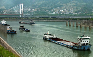长江500取水口的化学危局：4亿人用水如何免遭航运污染