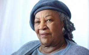 诺奖得主托妮·莫里森84岁出新书，再次向肤色歧视宣战