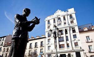 新档案披露西班牙诗人洛尔迦死因：被佛朗哥政府枪杀