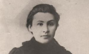 这位美丽的女革命家拒绝了列宁，她的照片遗失了100年