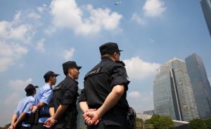 官方整治服装市场秩序，广州40余人推手推车聚集表达诉求