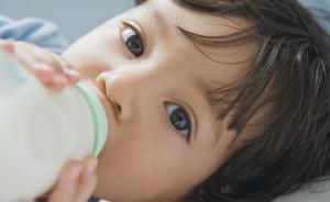 牛奶饮料含肉毒杆菌致儿童白血病？焦点访谈辟谣：无稽之谈