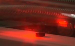 中国研获材料靠光驱动便可飞行，系科学界首次用光推动物体