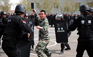 新疆反恐领导小组成立后首次演习，设砍杀爆炸纵火等场景