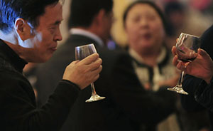 浙江：官员不宜组织有同事参加的自费聚餐，参加聚会禁劝酒
