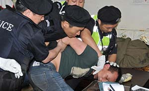 杭州公安局附近发生持刀劫持人质事件，嫌犯被制服有吸毒史