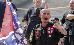 美国3K党与黑人组织激烈对垒：烧“邦联旗”、行“纳粹礼”