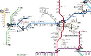 铁路专家解析“民间版32色全国高铁图”：中途换乘可能没票