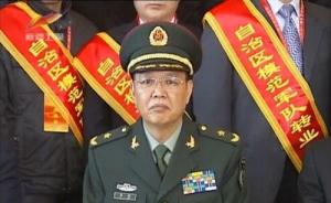 李伟成新疆“戎装常委”，去年年底接棒刘雷任新疆军区政委