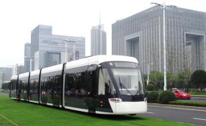 南京首条有轨电车开通1年惹尴尬：乘客稀少、“慢如牛车”