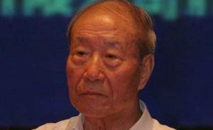 95岁李力安获颁发纪念章，曾任原中顾委秘书长