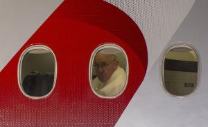 罗马教皇结束访美后回程飞机上再称希望访华：我热爱中国人民