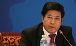 内蒙古银行原董事长杨成林被公诉，被指骗取和挪用银行资金