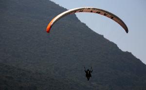 《花少》加持，土耳其一公司每日接待两三百中国游客飞滑翔伞