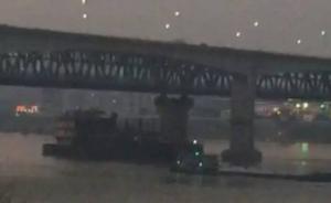 广东肇庆西江大桥遭挖沙船撞击，周末12趟列车调整