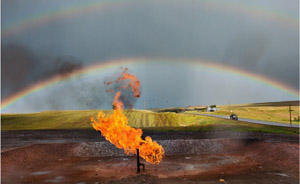 成长的烦恼：美国页岩油开采商被迫烧掉三成天然气