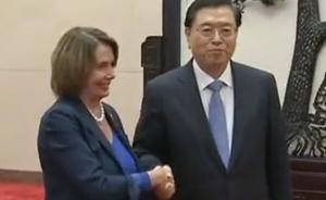美国国会众议院少数党领袖佩洛西率团来华,访问西藏后抵京