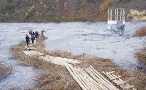 甘肃锑污染受污水体流入四川境内，此前环保部长亲赴现场处置