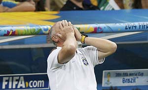 巴西7战被灌14球，成84年来失球最多的世界杯东道主