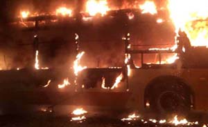 广州公交车起火已致2死32伤，警方初定有人携带违禁品上车