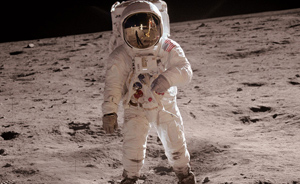 抢鲜读︱阿波罗计划：美国如何战胜苏联，实现人类首次登月