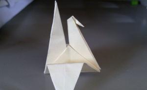 新知|中国发明新形状记忆塑料：塑料片放入热水变成千纸鹤