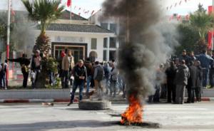 青年失业率高企，阿拉伯国家转型“模板”突尼斯爆发抗议冲突