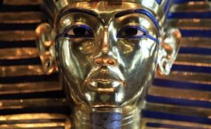 违规修理埃及法老黄金面具，工作人员将受审