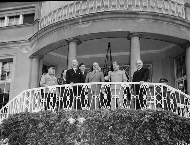 13Truman-and-Byrnes-visit-Stalin-during-the-Potsdam-Conference