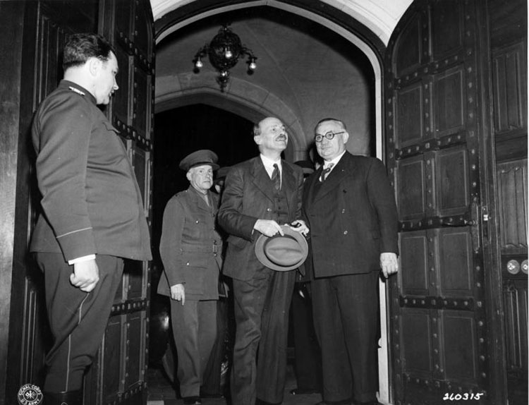 18Attlee-and-Bevin-arrive-at-Potsdam-Conference