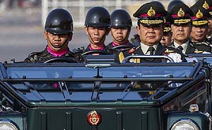 泰国准备组建新的临时政府，军方牢牢掌控手中的权力