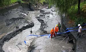 杭州一地铁工地出险：盾构机打穿土层致河水倒灌