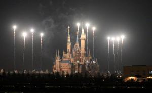 上海迪士尼上演大型焰火秀持续半小时，只是一次普通测试