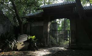 重庆红卫兵墓园寻踪：19座墓碑的故事