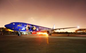 首架迪士尼主题彩绘客机亮相，近期将投入京沪等航线