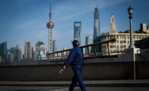 近四成上海外来农民工想在城里买房，其中近一半人首选上海