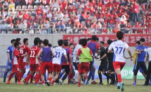 武汉宏兴足协杯赛连出两风波，人民日报：让中国足球少些折腾